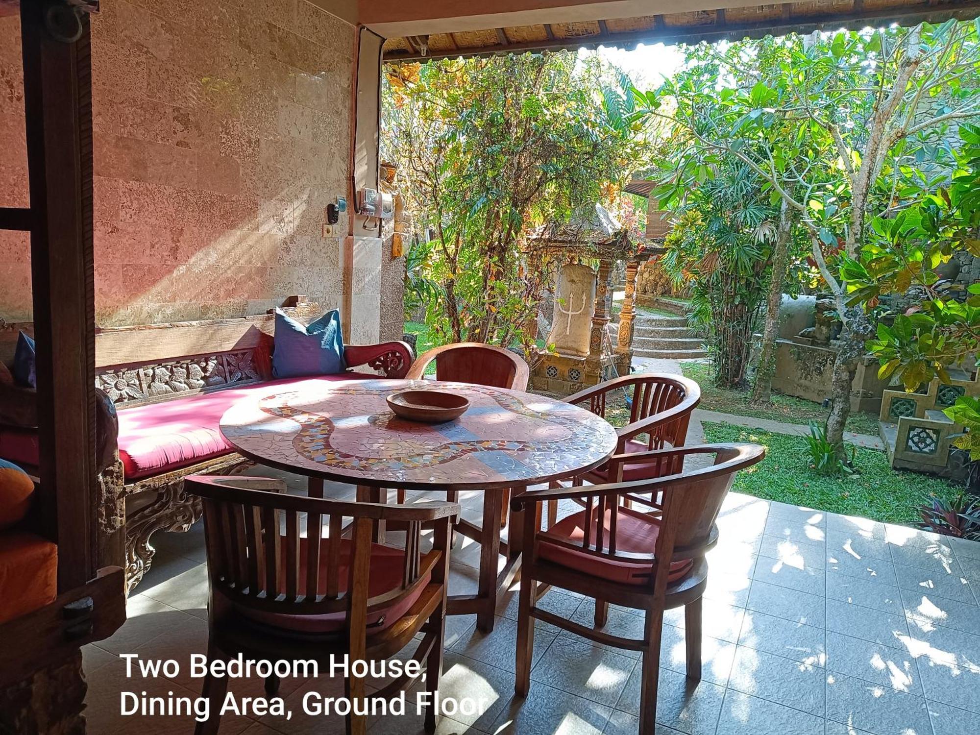 Guci Guesthouses ウブド エクステリア 写真