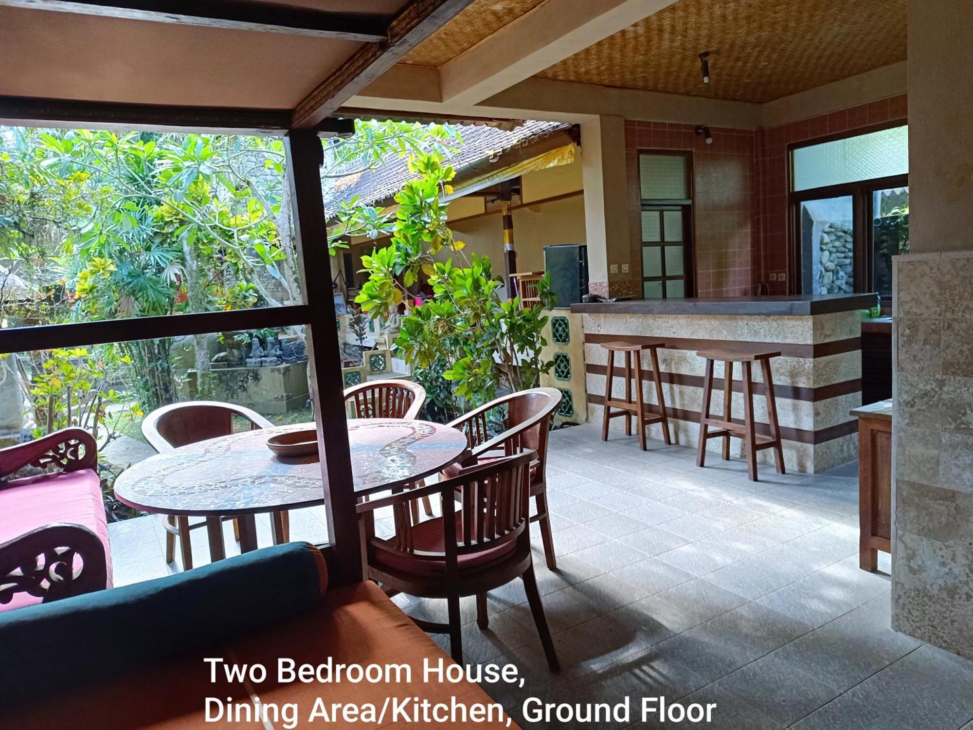 Guci Guesthouses ウブド エクステリア 写真