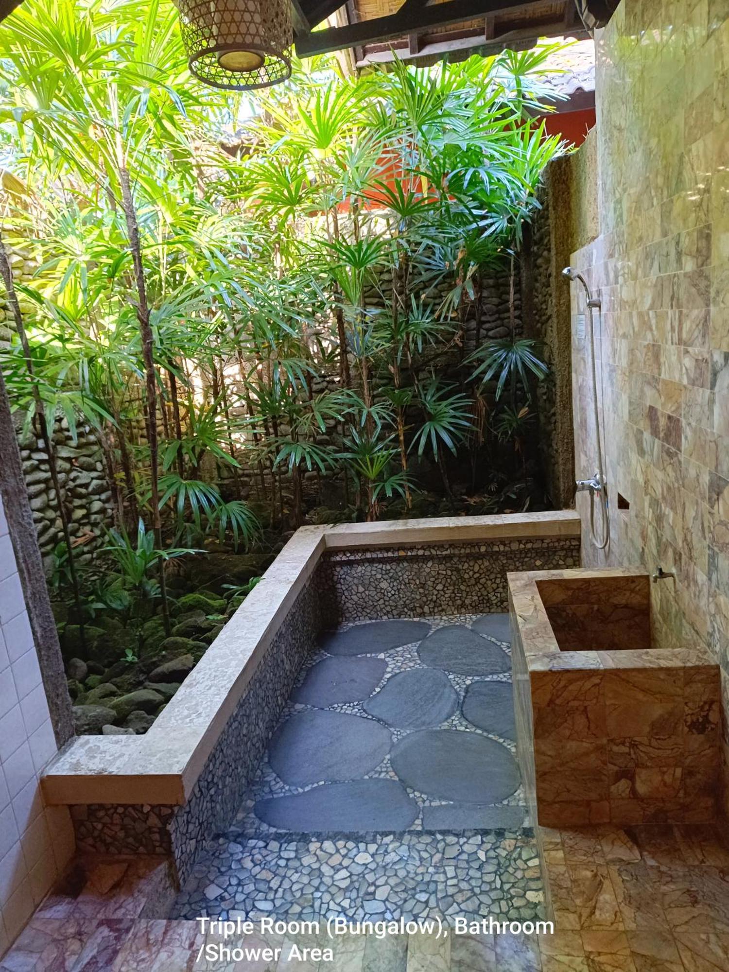 Guci Guesthouses ウブド エクステリア 写真
