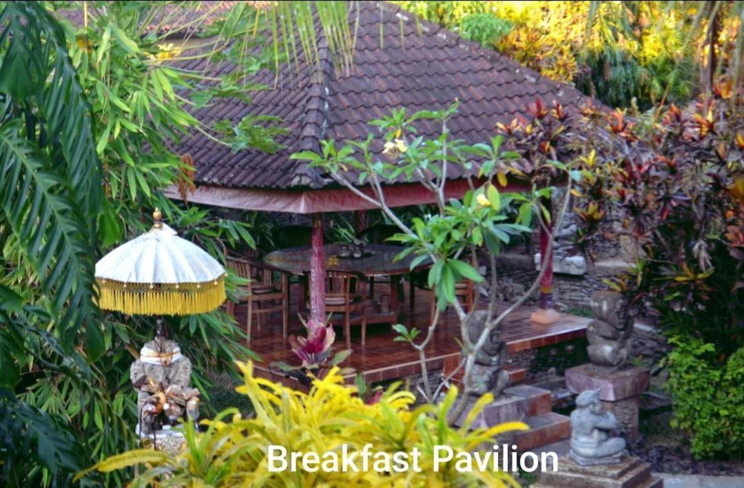 Guci Guesthouses ウブド エクステリア 写真