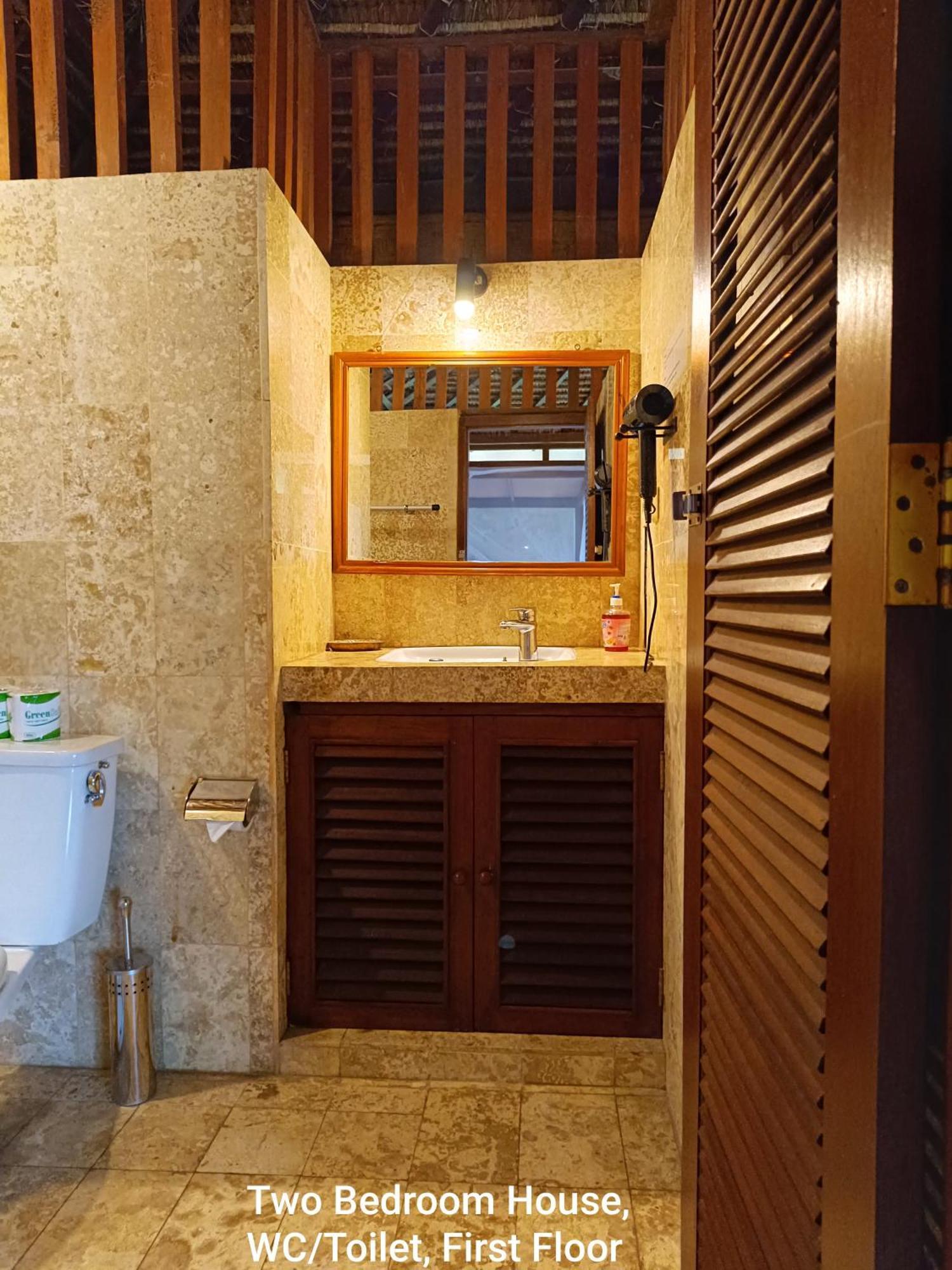 Guci Guesthouses ウブド エクステリア 写真