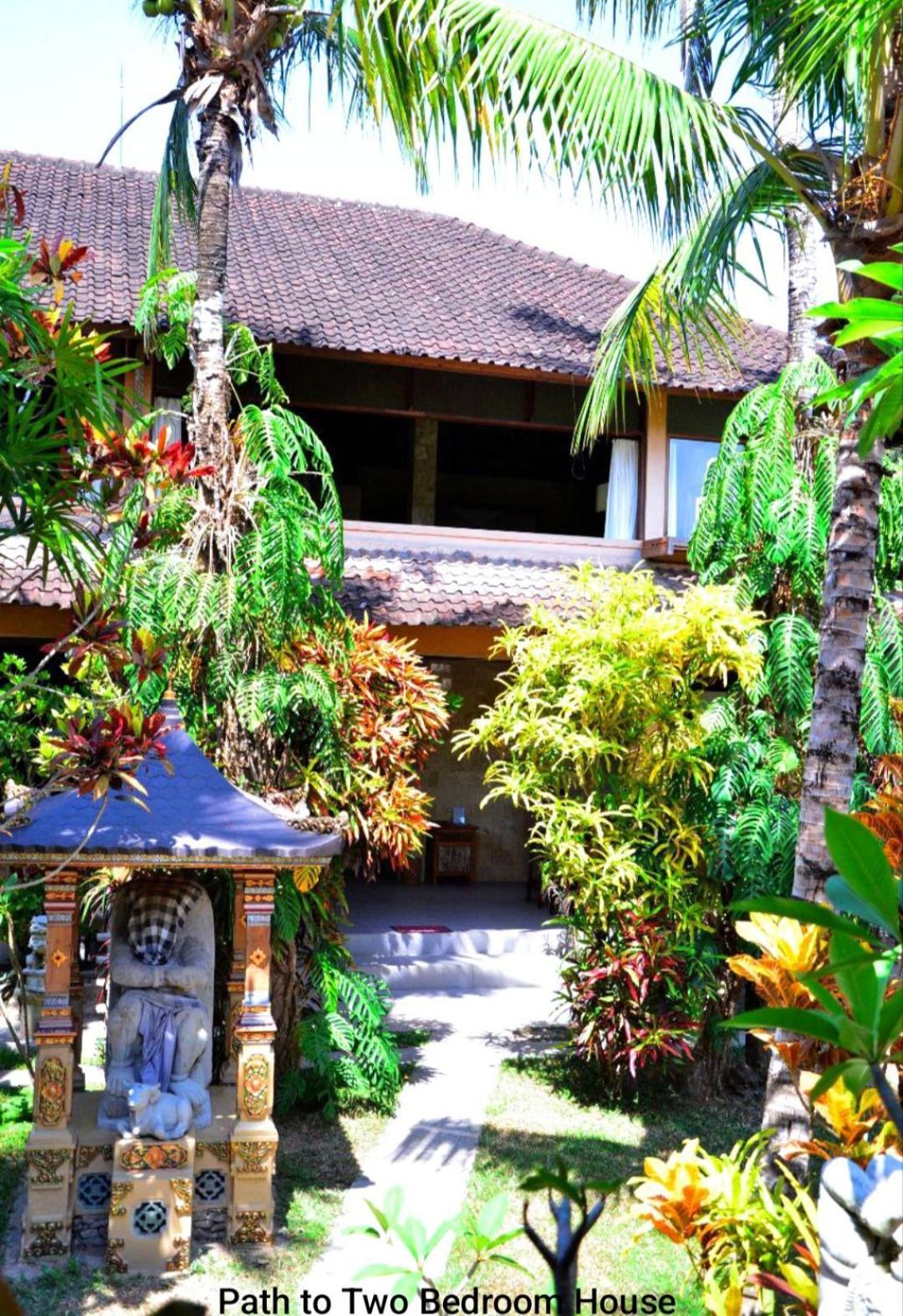 Guci Guesthouses ウブド エクステリア 写真